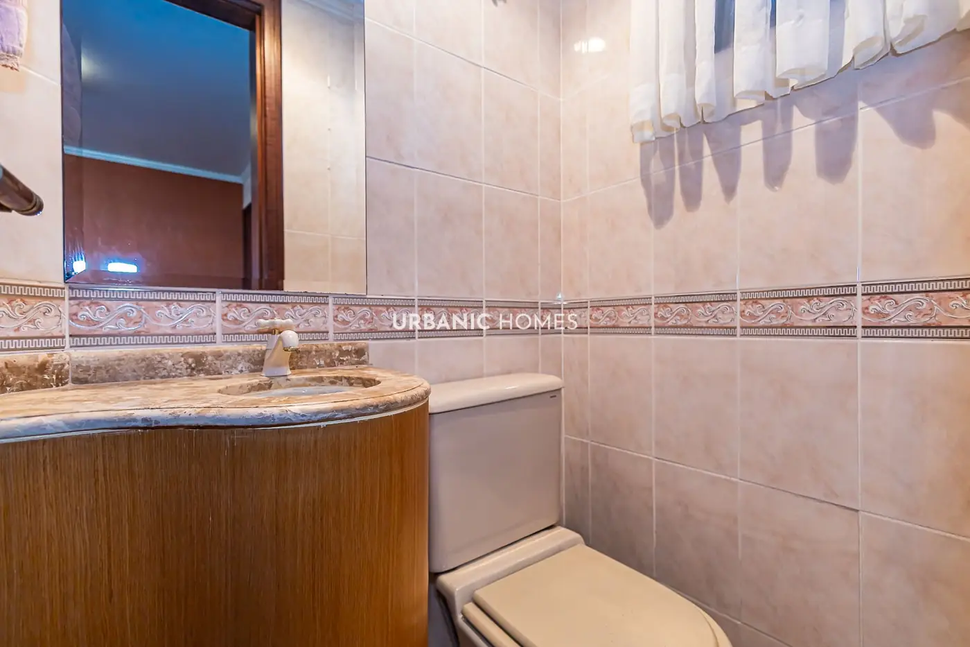 Lavabo com bancada de granito